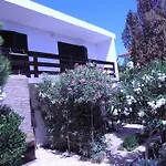 House With A Garden 50m From The Sea * パグ