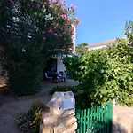 House With A Garden 50m From The Sea アパート パグ