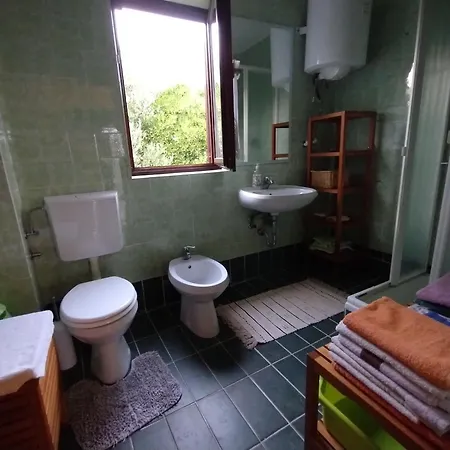 Apartament House With A Garden 50m From The Sea