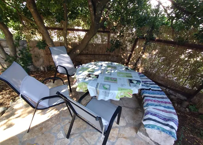 House With A Garden 50m From The Sea