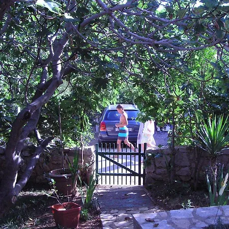 House With A Garden 50m From The Sea Apartamento *