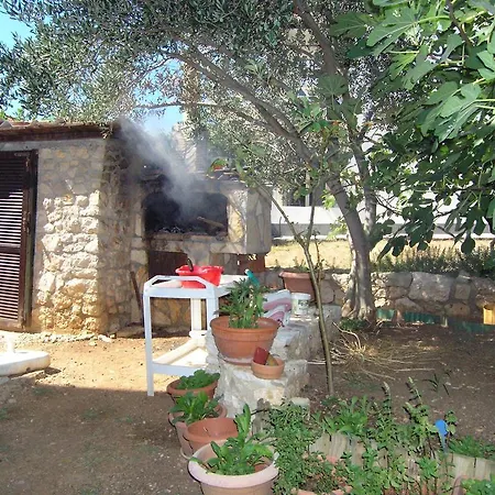 House With A Garden 50m From The Sea Apartamento *