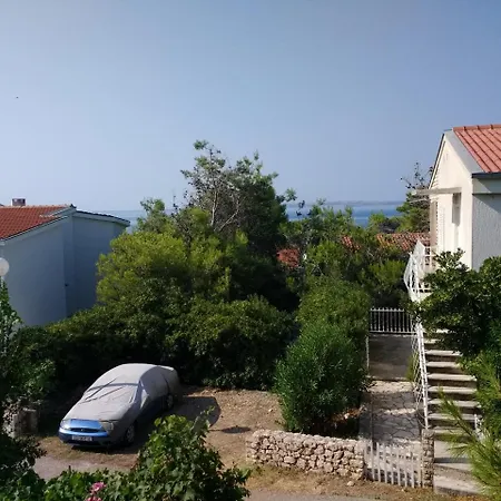 House With A Garden 50m From The Sea Apartamento *